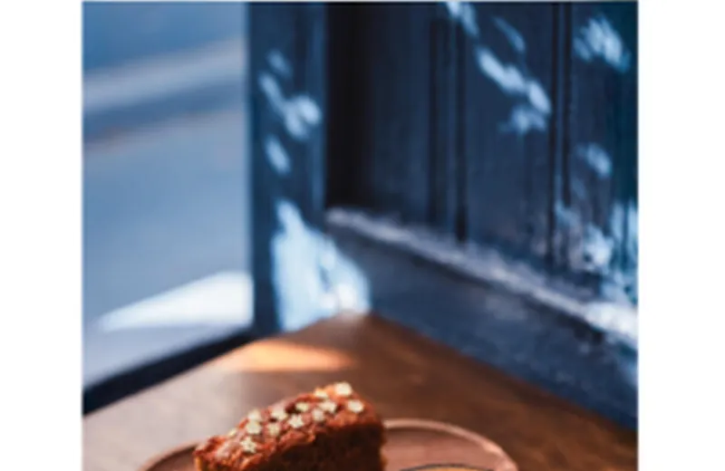 Coffee and bakery detail at Ápice Café